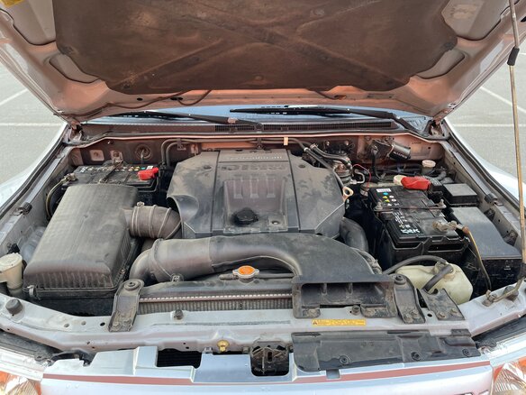 2004 Mitsubishi Pajero III Рестайлинг, серебристый, 820000 рублей - вид 13