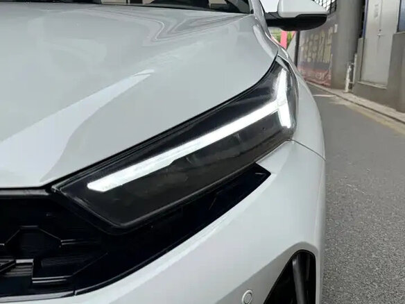 2023 Kia K3 II (China Market) Рестайлинг, белый - вид 1
