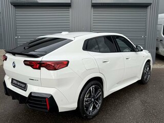 2024 BMW X2 xDrive20i II (U10), белый, 5950000 рублей, вид 3