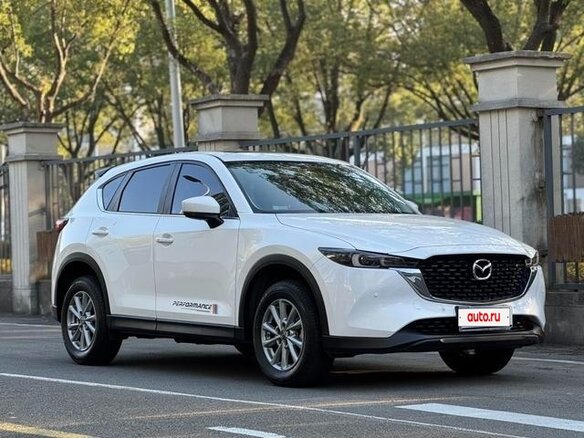 2023 Mazda CX-5 II Рестайлинг, белый, 2300000 рублей - вид 2