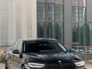 2021 BMW 5 серии 520d VII (G30/G31/G38) Рестайлинг, чёрный, 4490000 рублей, вид 3