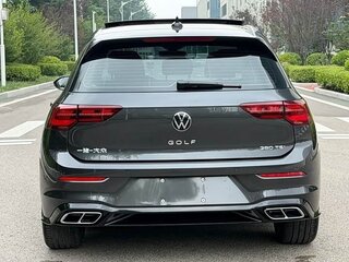 2023 Volkswagen Golf VIII, чёрный, 2048000 рублей, вид 5