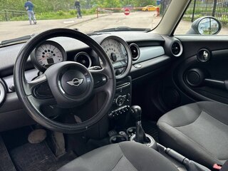 2012 Mini Hatch One II (R56) Рестайлинг, белый, 760000 рублей, вид 4