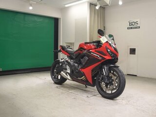 2023 Honda CBR 650R, красный, 876000 рублей, вид 3