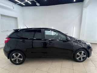 2014 Kia Rio III, чёрный, 829000 рублей, вид 4