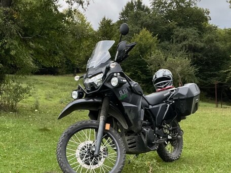 2022 Kawasaki KLR 650, чёрный, 680000 рублей, вид 2