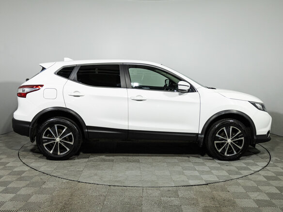 2017 Nissan Qashqai II, белый, 1129777 рублей - вид 3