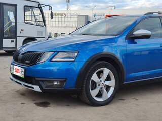 2018 Skoda Octavia Scout III (A7) Рестайлинг, синий, 2450000 рублей, вид 4