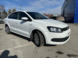 2014 Volkswagen Polo V, белый, 650000 рублей, вид 3