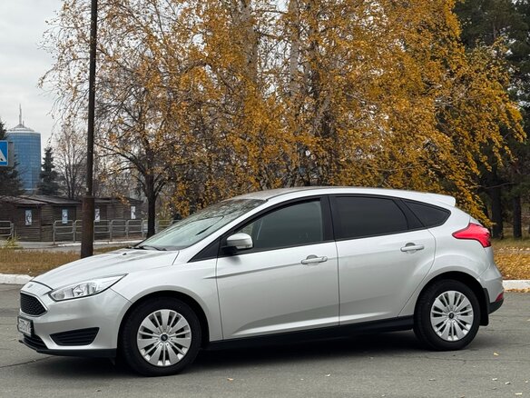 2016 Ford Focus III Рестайлинг, серебристый, 980000 рублей - вид 4