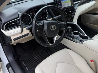 2021 Toyota Camry VIII (XV70) Рестайлинг, белый, 2800000 рублей, вид 4