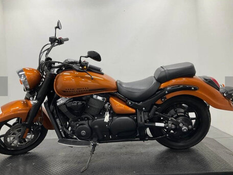 2017 Suzuki Boulevard C90, оранжевый, 785000 рублей, вид 3