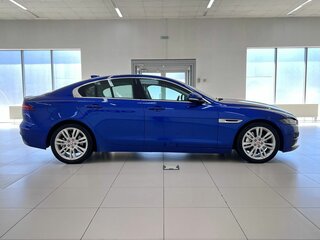2019 Jaguar XE I Рестайлинг, синий, 2390000 рублей, вид 4