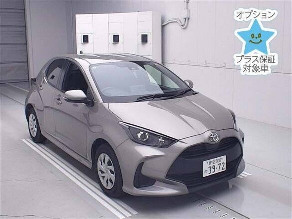 2022 Toyota Yaris IV, серебристый, 765000 рублей - вид 9