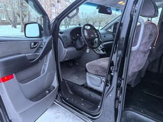 2014 Hyundai Grand Starex I, чёрный, 2600000 рублей, вид 3
