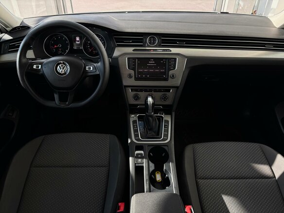 2017 Volkswagen Passat B8, белый, 1519000 рублей - вид 9