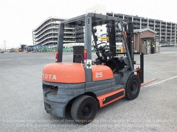 2012 Toyota 6F, 1500000 рублей - вид 3