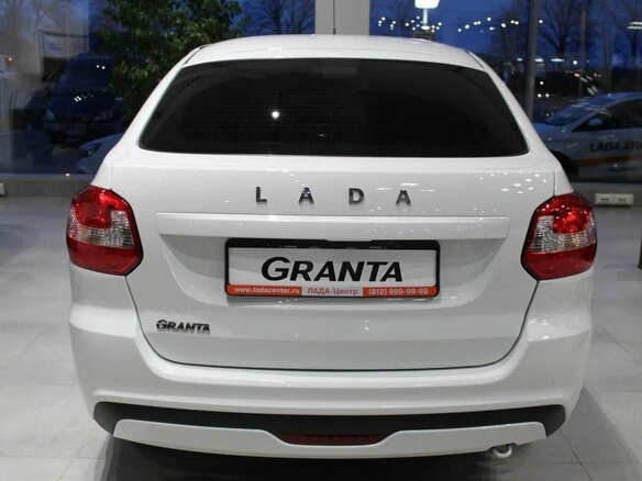 2026 Lada (ВАЗ) Granta I Рестайлинг, белый - вид 3