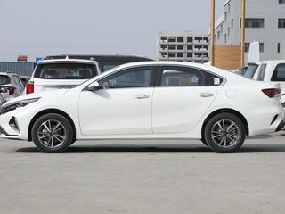2026 Kia K3 II (China Market) Рестайлинг, белый, 2106000 рублей, вид 4