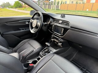 2019 Kia Rio X-Line IV, белый, 1850000 рублей, вид 4