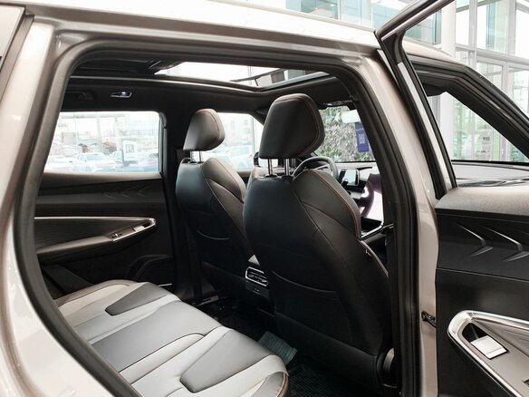 2025 Geely Cityray, серебристый, 3099990 рублей - вид 15