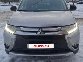 2017 Mitsubishi Outlander III Рестайлинг 2, серебристый, 1300000 рублей, вид 4