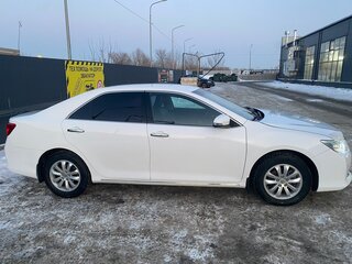 2013 Toyota Camry VII (XV50), белый, 1490000 рублей, вид 1