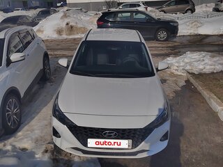 2021 Hyundai Solaris II Рестайлинг, белый, 1800000 рублей, вид 1