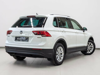 2018 Volkswagen Tiguan II, белый, 2470000 рублей, вид 5