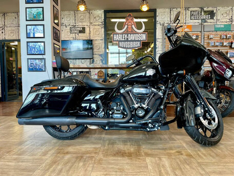 2021 Harley-Davidson Road Glide Special, чёрный, 2600000 рублей, вид 1