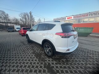 2017 Toyota RAV4 IV (XA40) Рестайлинг, белый, 2700000 рублей, вид 4