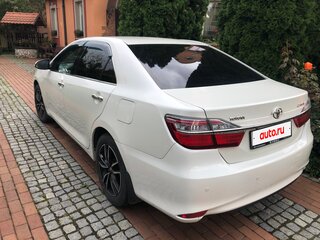 2016 Toyota Camry VII (XV50) Рестайлинг, белый, 2050000 рублей, вид 5