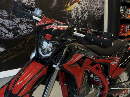 2026 BSE Z11, красный, 270990 рублей, вид 4