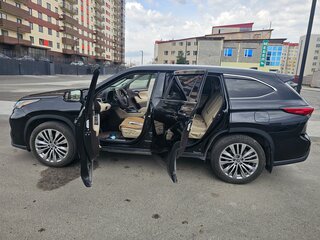 2022 Toyota Highlander IV (XU70), чёрный, 7300000 рублей, вид 5