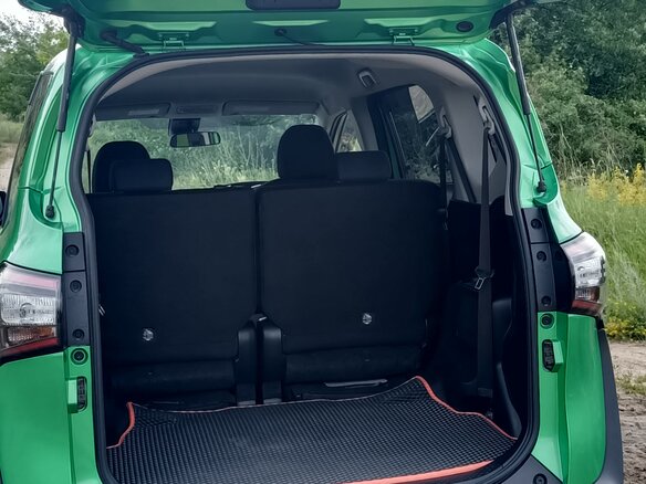 2017 Toyota Sienta II, зелёный, 1520000 рублей - вид 16