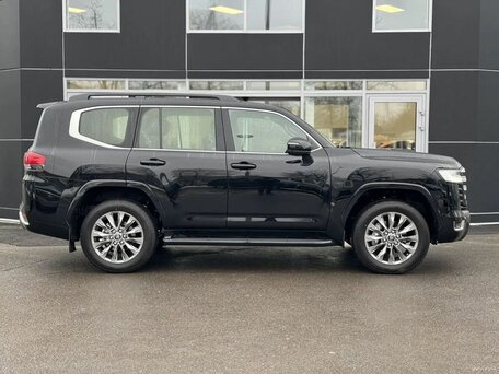 2025 Toyota Land Cruiser 300 Series, чёрный, 15900000 рублей, вид 4