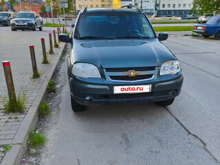2011 Chevrolet Niva I Рестайлинг, серый, 390000 рублей, вид 1