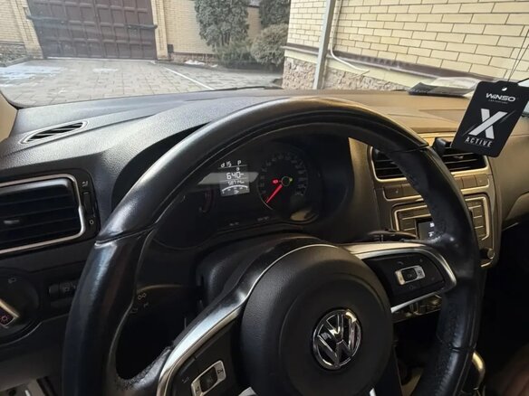 2019 Volkswagen Polo V Рестайлинг, белый, 1600000 рублей - вид 5