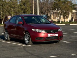 2010 Kia Cerato 5-speed II, красный, 675000 рублей, вид 3