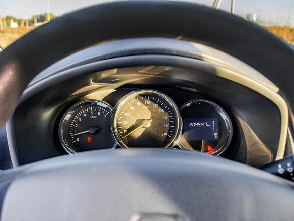 2015 Renault Sandero II, серый, 650000 рублей - вид 16