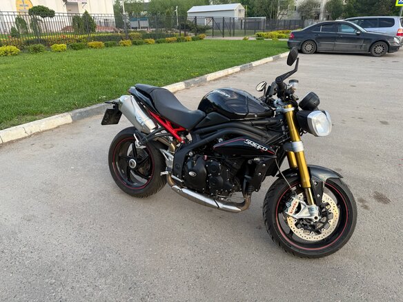 2012 Triumph Speed Triple, чёрный, 695000 рублей