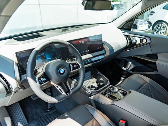 2025 BMW X3 Long 30L xDrive IV (G45/G48), чёрный, 7890000 рублей - вид 2
