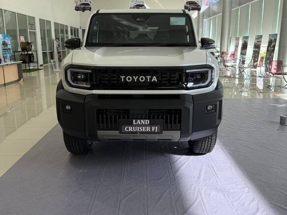2026 Toyota Land Cruiser FJ, белый, 7500000 рублей - вид 1