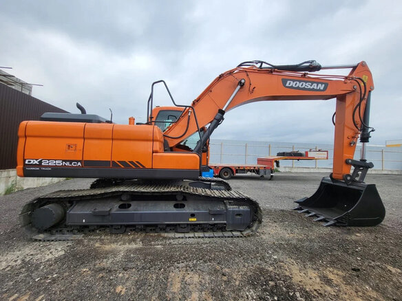 2026 Develon DX225, оранжевый, 18566658 рублей - вид 1