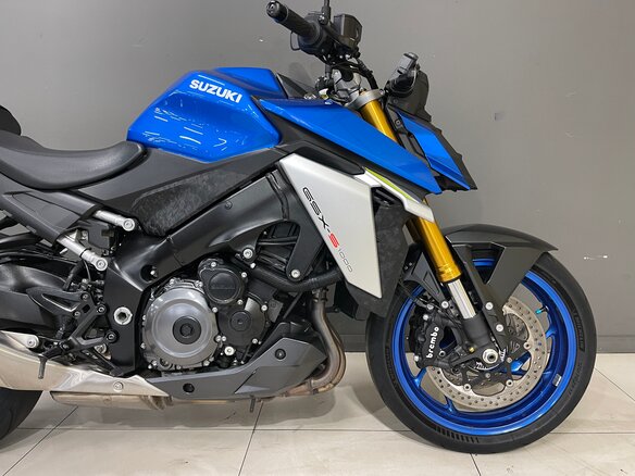 2021 Suzuki GSX-S 1000, синий, 1100000 рублей - вид 12