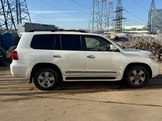 2013 Toyota Land Cruiser 200 Series Рестайлинг 1, белый, 3100000 рублей, вид 4