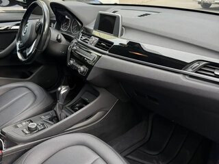 2017 BMW X1 20i xDrive II (F48), чёрный, 2500000 рублей, вид 4