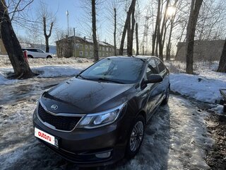 2015 Kia Rio 6-speed III, коричневый, 830000 рублей, вид 3