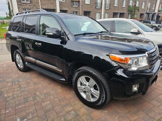 2013 Toyota Land Cruiser 200 Series Рестайлинг 1, чёрный, 4349000 рублей, вид 5