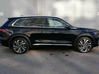 2024 Geely Monjaro (Xingyue L) I, чёрный, 3239000 рублей, вид 4